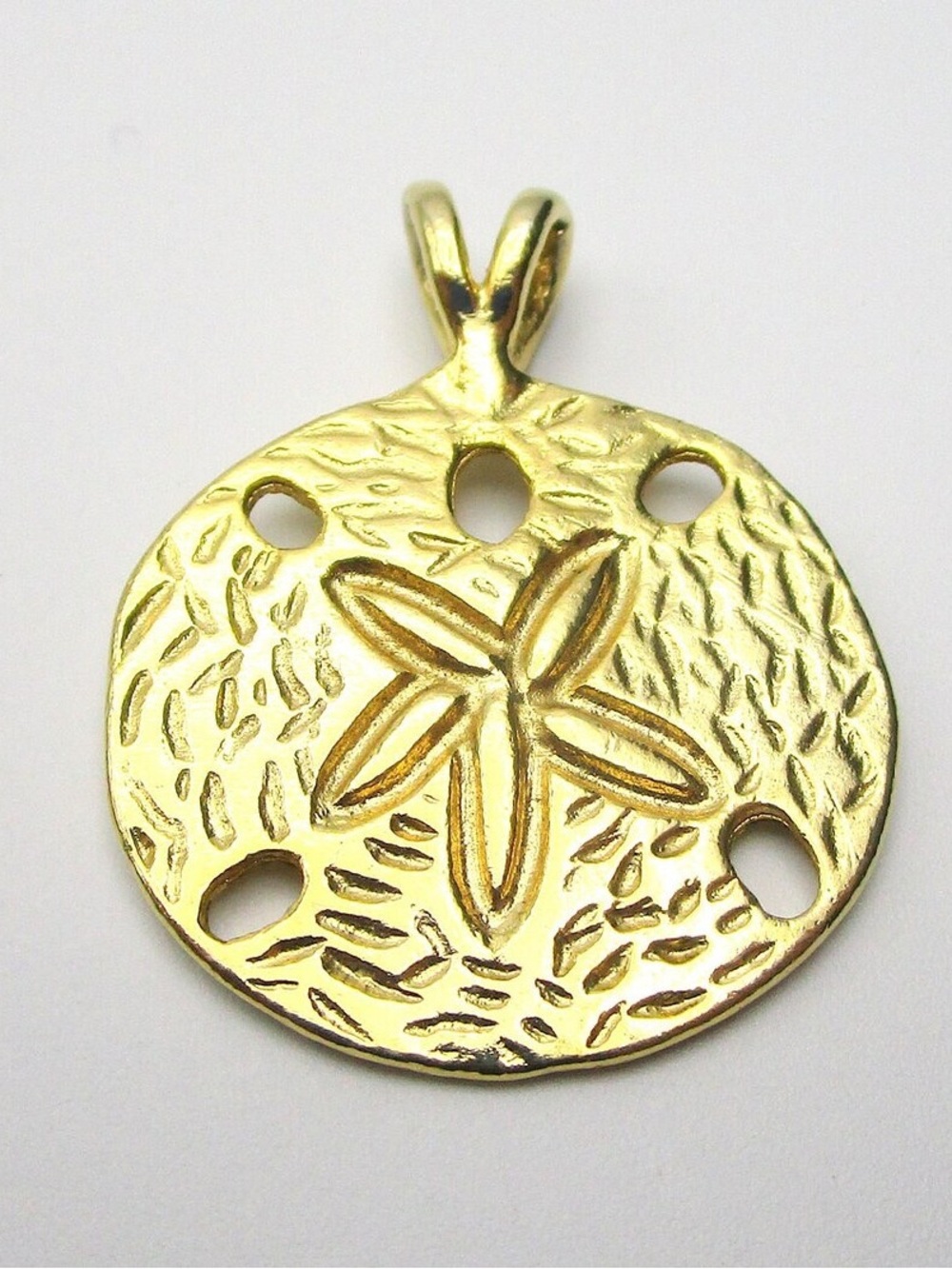 Gold Tone Vintage Style Sand Dollar Pendant Necklace and Stud Earrings Set - Picture 4 of 6